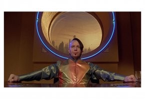 Мне всегда было интересно сколько в Жане Батисте Эммануэле Зорге от самого Олдмана привнесено. Вот его злодей действительно каноничен.