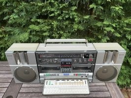 кстати аппарат на фото за 450 баксов "всего" продают)  красивый собака