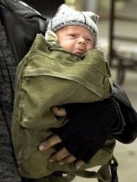 "...обеспечивать такой формой всех женщин-военнослужащих, готовящихся родить ребёнка."
И соответственно следующий этап, обеспечивать беременных женщин-военнослужащих, родивших ребенка, бронежилетом и для ребенка. Зверская армия получается