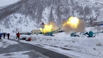 Конченный ты.
А лавины вот так спускают