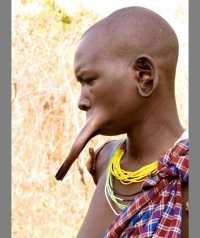 Лайфхак из интернета: 14-летняя девочка решила увеличить губы и сама вколола себе косметическое масло