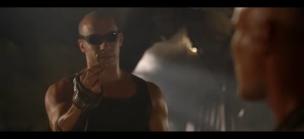 Заколоть конвоира цыганской иглой - эт сурово...
Причем отключить быстро чтобы не успел применить табельное...