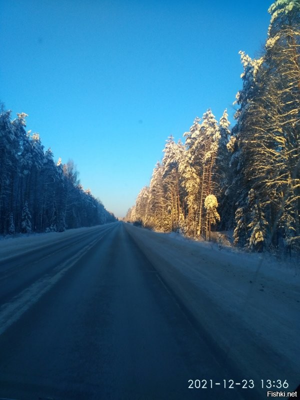 А я просто люблю дорогу. Никогда не могу удержаться и ее не сфотографировать, когда мы куда-то едем.