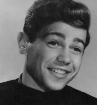 ... такой молодой - а уже Петросян (С)