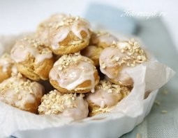 Вы своё первое сообщение прочитайте ещё раз, ручной вы наш. Вот так выглядят «обычные орешки». А вот так - «пирожное орешек». У него даже ГОСТ был. А на первом фото - «орешки со сгущёнкой». Лечить он меня будет
З.Ы. СССР пишется заглавными буквами.