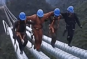 Смелые ребятки, однако страховочка не помешает.