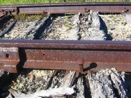 Ж/д Надым-Салехард, фото было больше, но жесткий накрылся и осталось только то, что залил в ВК. Сносу рельсам нет)).