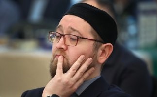 Муфтий Москвы и имам Московской соборной мечети Ильдар Аляутдинов выступил за то, чтобы не указывать национальность преступников в СМИ, так как это ведет к конфликту внутри общества. Об этом он заявил в интервью «РИА Новости».