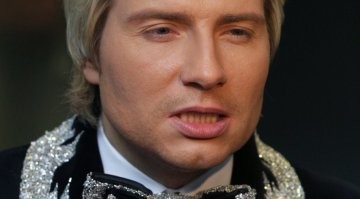 Басков обзавидуется. Хочу такой костюмчик...