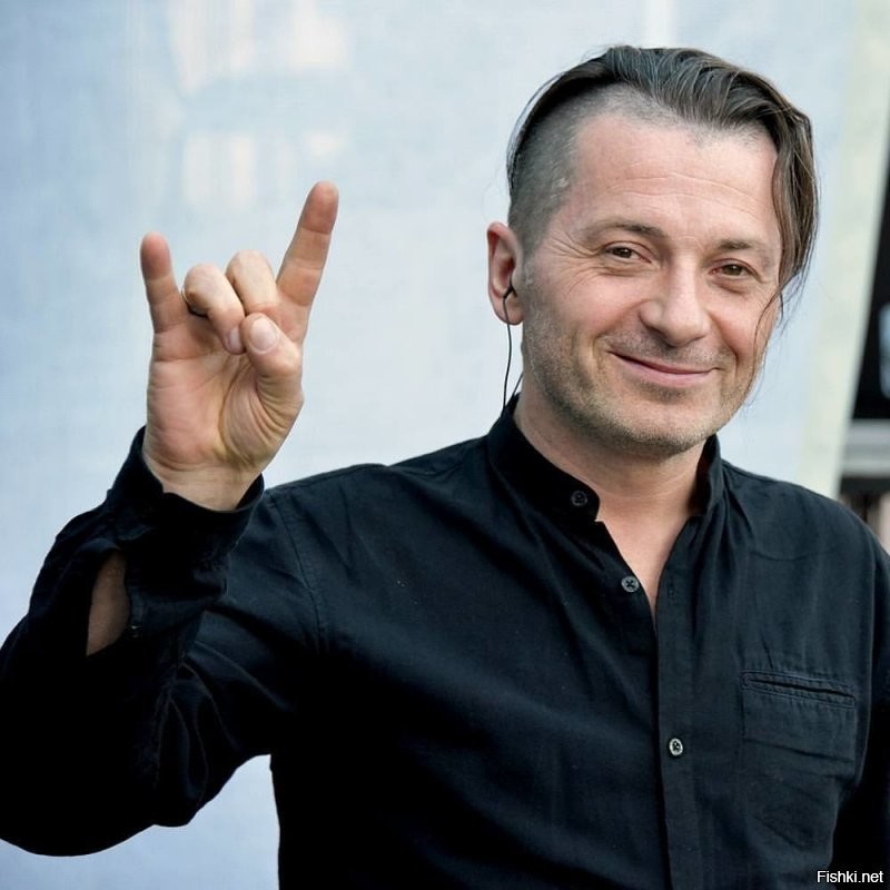 Дед Мороз инструктирует лесорубов