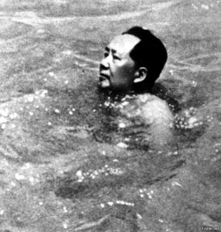 "Мао Цзэдун никогда не мылся (обтирался тряпочками)" - аффтор, это ж  откуда такие сведения?
Известно, что тов. Мао хорошо плавал, и многочисленные фото тому подтверждение.