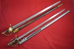 Пожалуйста, вот 2 палаша, и эфес совсем не сабельный. Типичный, как вы говорите, шпажшый. Главное - это ширина клинка, на картинке его не видно, но по ножну если смотреть - он более дюйма: широковато для шпаги.