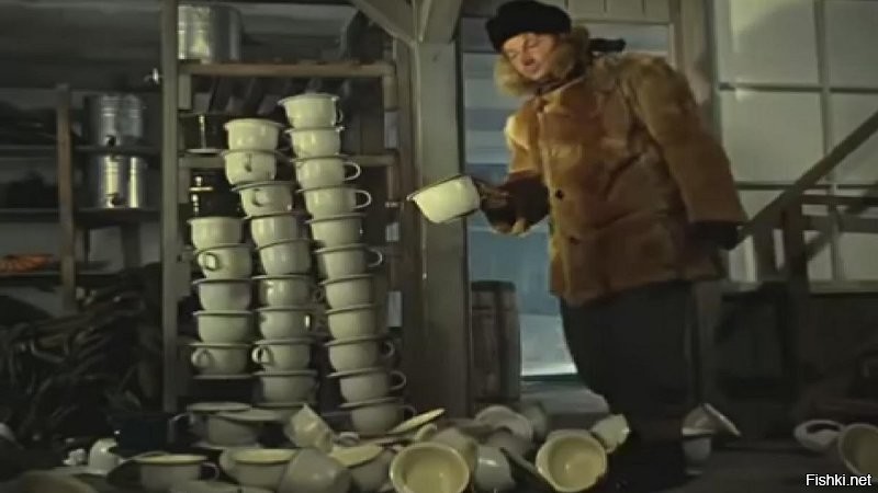 А пирамидку зачем разрушил? Красиво же было!