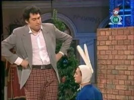 И обувь не носила, из-за чего стёрла ноги об асфальт...