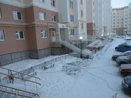 А ещё, я прям представляю, как в мск, питере, а ещё интереснее, в каком нибудь устьприпестюйске прямо в следующем году, провода из каждой квартиры, чтоб зарядить акб.
Сейчас и припарковаться то негде, а не то чтоб присосаться к сети 220...
Пока не придумают нормальные акб, маленькие, легкие, быстрозаряжаемые, все эти электромобили - говно.