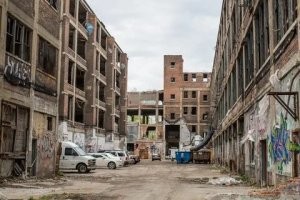 Счастливы ржавый пояс. 
Центр автомобилестроения.