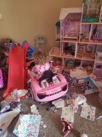 Бабу за рулём видно с детства 
ПыСы. Если чо - сама баба за рулём))))