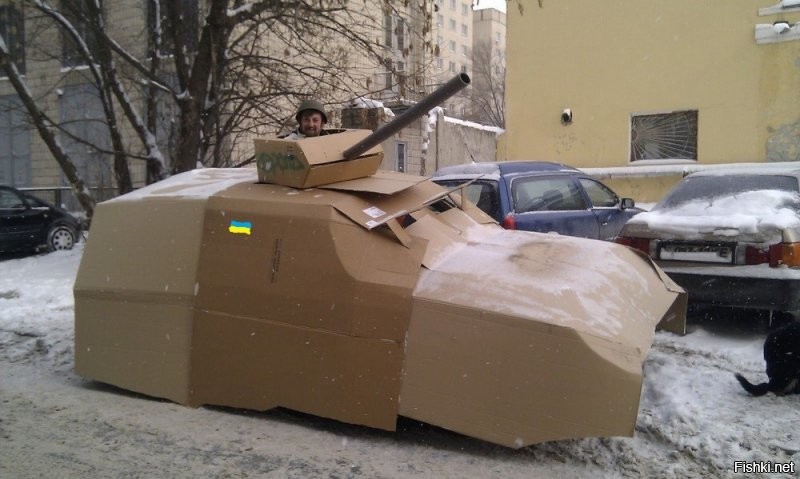 На Украине уже  и "боевое" оружие населению раздают. Готовятся так сказать к отражению....