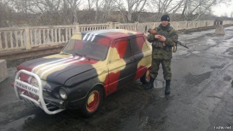 А где "знаменитые "  Запорожцы ? 
Вон на фото какие красавцы ,или уже все сгнили  
А хамеры амерские б\у ? Хде ?
