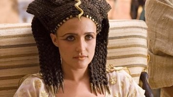 В сериале Рим клевая Клеопатра была.