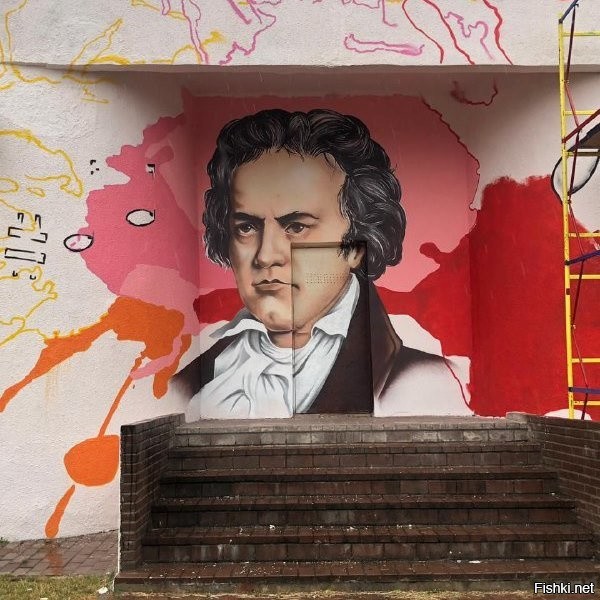 В Старом Осколе преобразились здания городской библиотеки имени Пушкина и музыкальной школы №5.
На стенах учреждений культуры, которые располагаются под одной крышей, появились портреты выдающихся композиторов: Людвига Бетховена, Вольфганга Моцарта, Петра Чайковского, а также классика великой русской литературы Александра Пушкина.