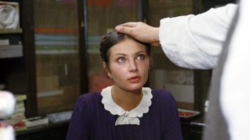 11 сравнений того, как красавиц прошлого показали в фильмах