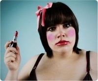 Визажист из Сербии Стефан Суботич буквально рисует женщинам новые лица