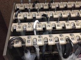 В Европе снова начали воровать зонтики? Ну тогда даю подсказку. Чтобы вытащить зонтики #62 и #66 - их нужно провернуть вниз-на_себя-вверх. Не благодарите.