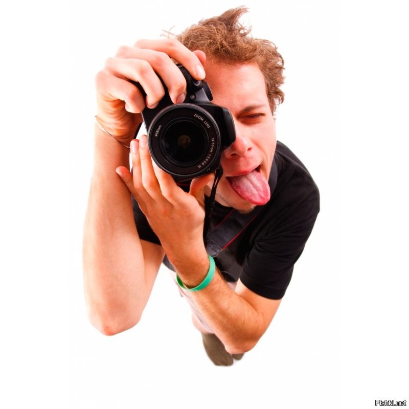 Кто-то поцеловал, превратилась, а никакого царевича вокруг нет. Стоит только какой-странный тип со стеклянным глазом...