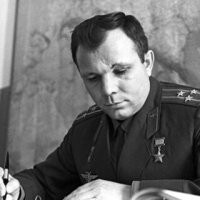 я думаю Юра хапнул дозу радиации,у него потом на лбу выросла какая то шишка,и о чем то он явно молчал.