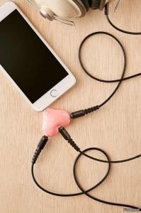 Подсоединение трёх пар наушников