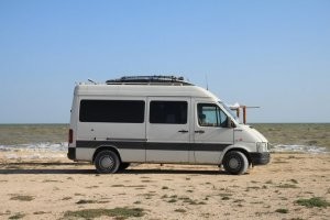 Крым и Грузия, да! в Нижний Новгород и Москву наверное жителям Чувашии интересно. горный Алтай - зауральцам ( из Питера на машине до Португалии быстрее и дешевле на машине добраться чем до Алтая, и несоизмеримо интереснее).