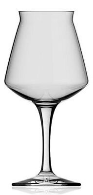 Бокал TeKu был разработан в Италии с присущей всем итальянцам любовью к прекрасному: Тео Муссо, основатель известной туринской пивоварни Balladin, объединился со знаменитым дегустатором Куаской (Лоренцо Дабове), чтобы создать идеальный бокал для самых разных сортов пива. И Тео и Куаска прекрасно отдавали себе отчет в том, как сильно бокал влияет на восприятие пива, и приложили массу усилий в поисках идеальной формы.

Было изготовлено множество тестовых образцов самых разных форм, но остановиться нужно было только на одном из них. Итогом работы стал элегантный бокал необычной формы, который сами создатели называют "единственным универсальным бокалом для любого пива". Он позволяет раскрыть все грани аромата и вкуса напитка, и является рабочим инструментом множества дегустаторов по всему миру.

Кстати, название TeKu   это первые буквы имен Тео и Куаски.
ПыСы Я лично видел эти бокалы в Итальянских ресторанах eataly, в том числе и в Москве на Киевской. Просто так их не купить, только в сети или там же, на Киевской...