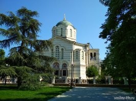 Владимирский Кафедральный Собор  в Херсонесе. И Владимирский Собор усыпальница адмиралов. Оба Собора в Севастополе.