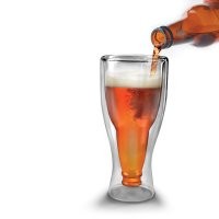 1. Hopside Down   Bottle-in-a-Glass Beer Glasses
«Перевёрнутые  бутылки в стекле“ станут идеальным выбором для тех, кто не может решить: пить пиво прямо из холодной бутылки или из стеклянного бокала. Эти психоделические стекляшки наверняка сведут с ума ваших пьяных друзей»,   говорится в описании к набору бокалов. Они имеют две стенки, что позволит дольше сохранять температуру напитка. Такие бокалы лучше всего подойдут для лагеров. Их стоимость   $17,49.
2. Pretentious Beer and Glassware
Название набора Pretentious Beer and Glassware говорит само за себя: эти вычурные бокалы понравятся далеко не всем. В комплекте представлены восемь бокалов для разных стилей пива: от ароматных сортов до крепких имперских. Каждый упакован в фирменную подарочную коробку с описанием рекомендуемых для употребления из него стилей пива. Кроме того, у автора этого комплекта, Матью Камминга есть ещё отдельный бокал для лагеров. Его форма, как утверждает мастер, позволяет насладиться всеми оттенками напитка. За комплект он просит $266, а за лагерный бокал   $40.
3. Sliced Cold Beer Glass
Эти бокалы выглядят так, будто их разрубили мечом. Впрочем, их создатели и не скрывают, что вдохновлялись японским боевым искусством на мечах и фильмом Квентина Тарантино «Убить Билла». «Представьте себе сцену боя, когда стекло разрезают двумя хлёсткими и точными ударами. Средняя часть начинает скользить вдоль остальных, пока не будет  заморожена”. Новая форма рождается из этого странного смещения»,   говорят дизайнеры из польского агентства Mindsailors. Комплект из двух бокалов в матовой версии можно найти на Amazon за $41,20.
4. Dual Beer Glass
На одном бокале из коллекции Pretentious Beer and Glassware стоит остановиться отдельно. Это специальный бокал для любителей так называемого резаного пива. В одну часть вы наливаете светлое, в другую   тёмное, и пьёте, смешивая два сорта. Можно экспериментировать, одновременно наливая барливайн и пшеничное пиво или гёз и овсяный стаут. А вдруг получится вкусно?
 5и6. Я пью из такого, как на последних фото. Кружка для пива «Выигрыш», 0,4 л. Купил в обычном маркете "MAXIMA" (Рига) Сведения о ней нашёл в интернет магазине:
Вес: 380 г
Объем продукта: 1.0703
Объем бокса: 51.376
Ширина: 8.5
Высота: 12
Габариты товара: 12,5 см x 8,5 см x 12 см
Материал: Стекло
Цвет: Прозрачный
Объём, мл: 330
Страна производитель: Китай
Цена: 1 432 Казахстанский тенге = 2,91 Евро.
И ещё, там же нашёл прекрасный бокал: 
7. Бокал для пива 'Рак Бочка', под шамот, 0.4 л.