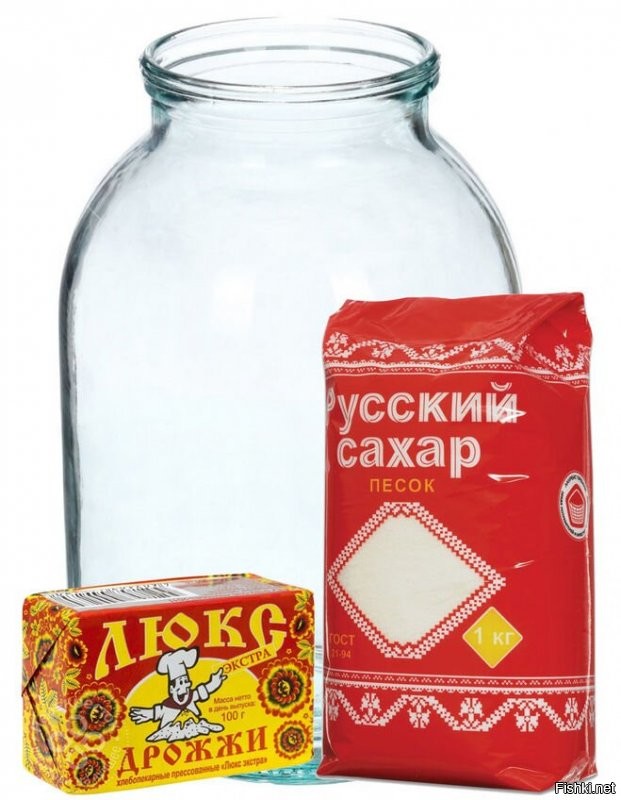 Растворив сахар в теплой воде - ни в коем случае не добавляйте дрожжи.