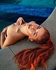 Одна фотка более-менее натурально выглядит, остальные все просто картинки, это уже не фотографии