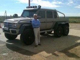 Зато там есть встроенная кофе-машина