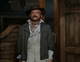 -Джентльмены, а Ксюшадь с ней не уедет?