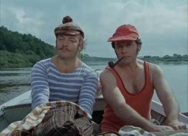 Не в укор, но были и эти. Правда, на эстраде дуэт, а в фильме трио.