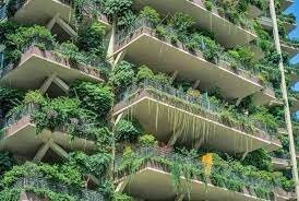 Изменили концепцию? Ну посмотрим что выйдет. Однажды они уже построили дома-джунгли. Классно смотрится, только жить в них невозможно из-за птиц, насекомых и гадов. В этот раз вроде поумерили пыл с зеленкой.