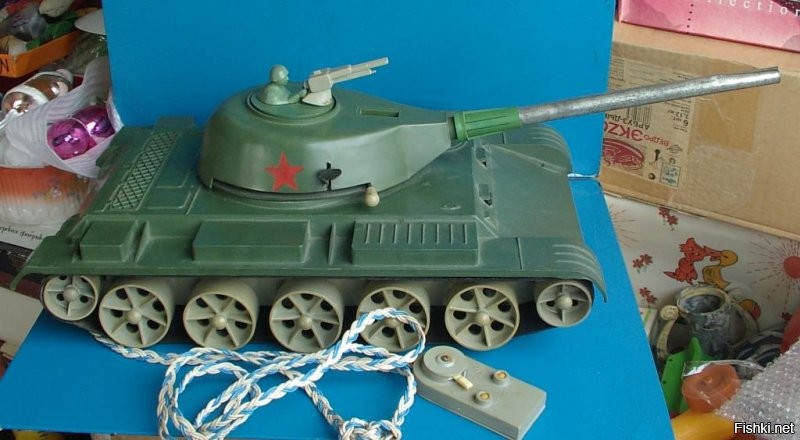Мой брат младший летом с горки на таком катался, естественно без башни уже и гусениц. Но колёса держались стойко.