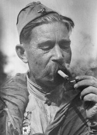 Было о нем, в другому материале.
Бойцу 38 лет! Вот, что война старит человека