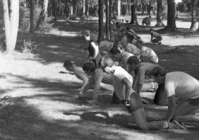 Ну если на задней части бедра у автора пресс....то наверное да, они качают пресс.