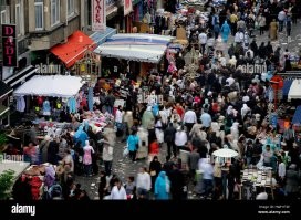 Северная станция , можно сказать что это почти центр города но это все же не центр . Вот такие вот улицы рядом с этой станцией метро .