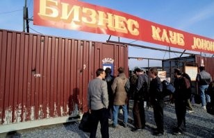 тогда Юнона была на Краснопутиловской, у переезда