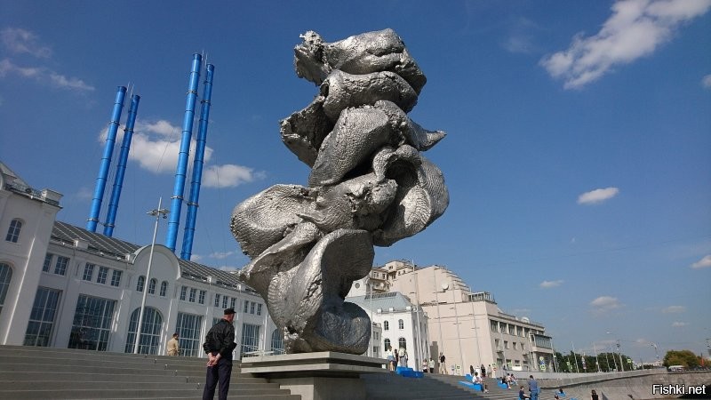 а в Москве это вроде как памятник