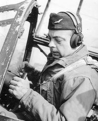 Мы в ответе за тех кого приручили! Антуан Мари Жан-Батист Роже де Сент-Экзюпери.