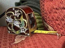 "Я в восторге от этой находки за 1.25$
Что с ней делать я не знаю, т.к. таких маленьких дюймов ещё не видел"