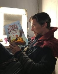 Примерно такой эффект можно получить, когда смотришь фильмы, но перескакиваешь с канала на канал